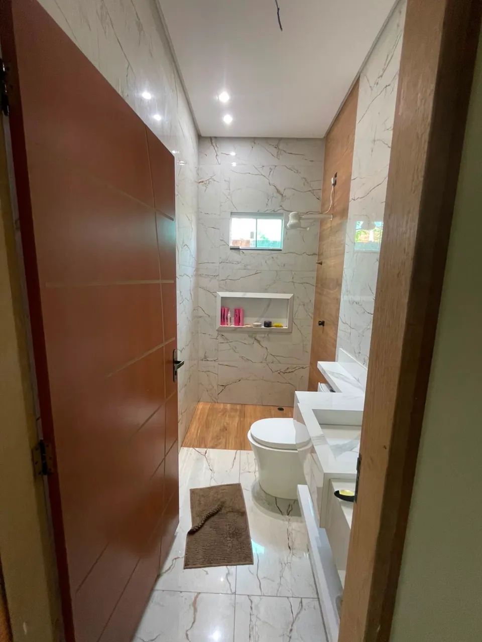 Alugo casa nova 