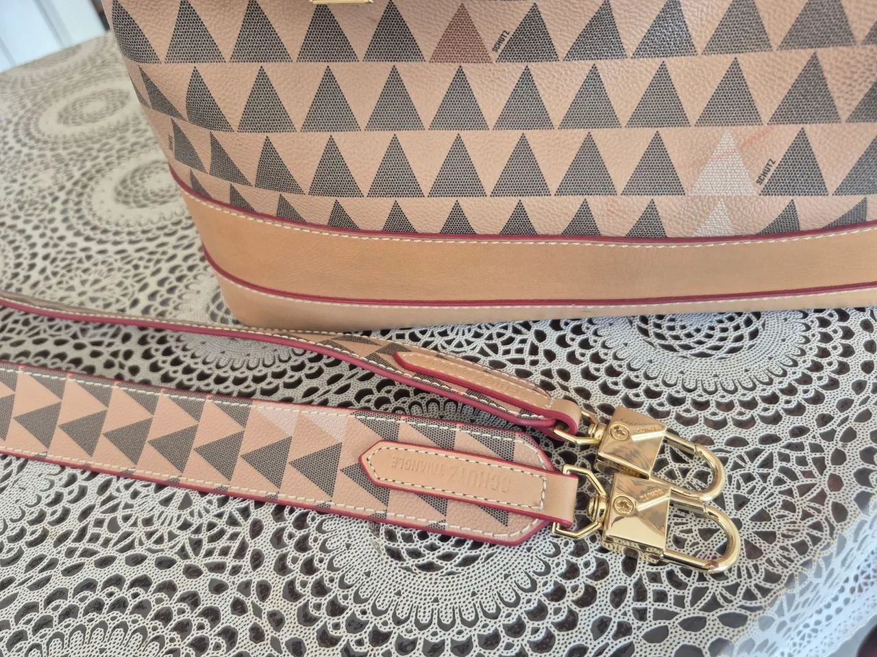 Bolsa SHUTZ Neo Ema Triangle ORIGINAL - Foto 3