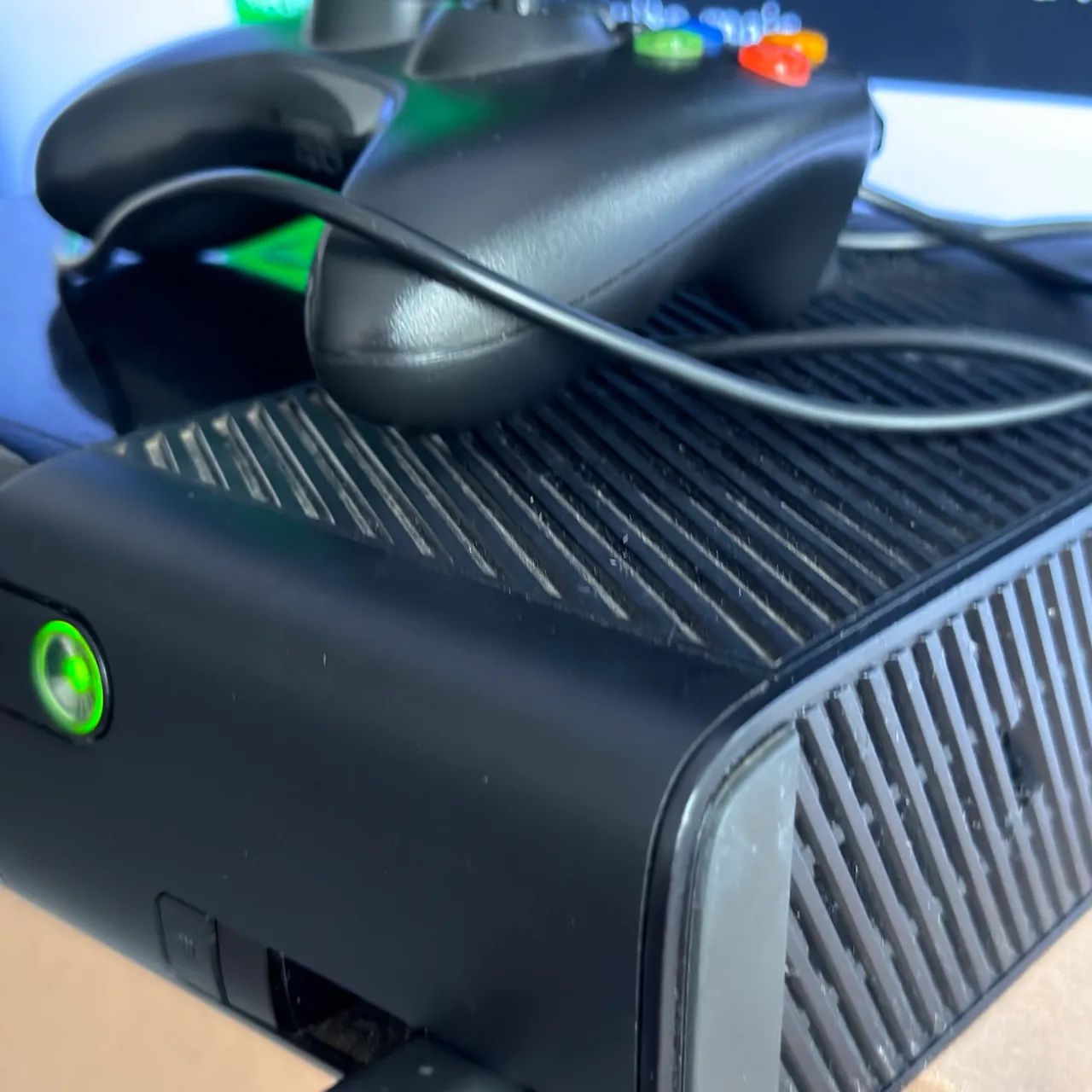 Xbox 360 super slim 4gb  - Foto 4