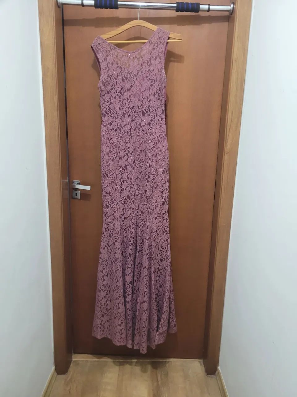 Vestido vinho com Renda - Foto 2