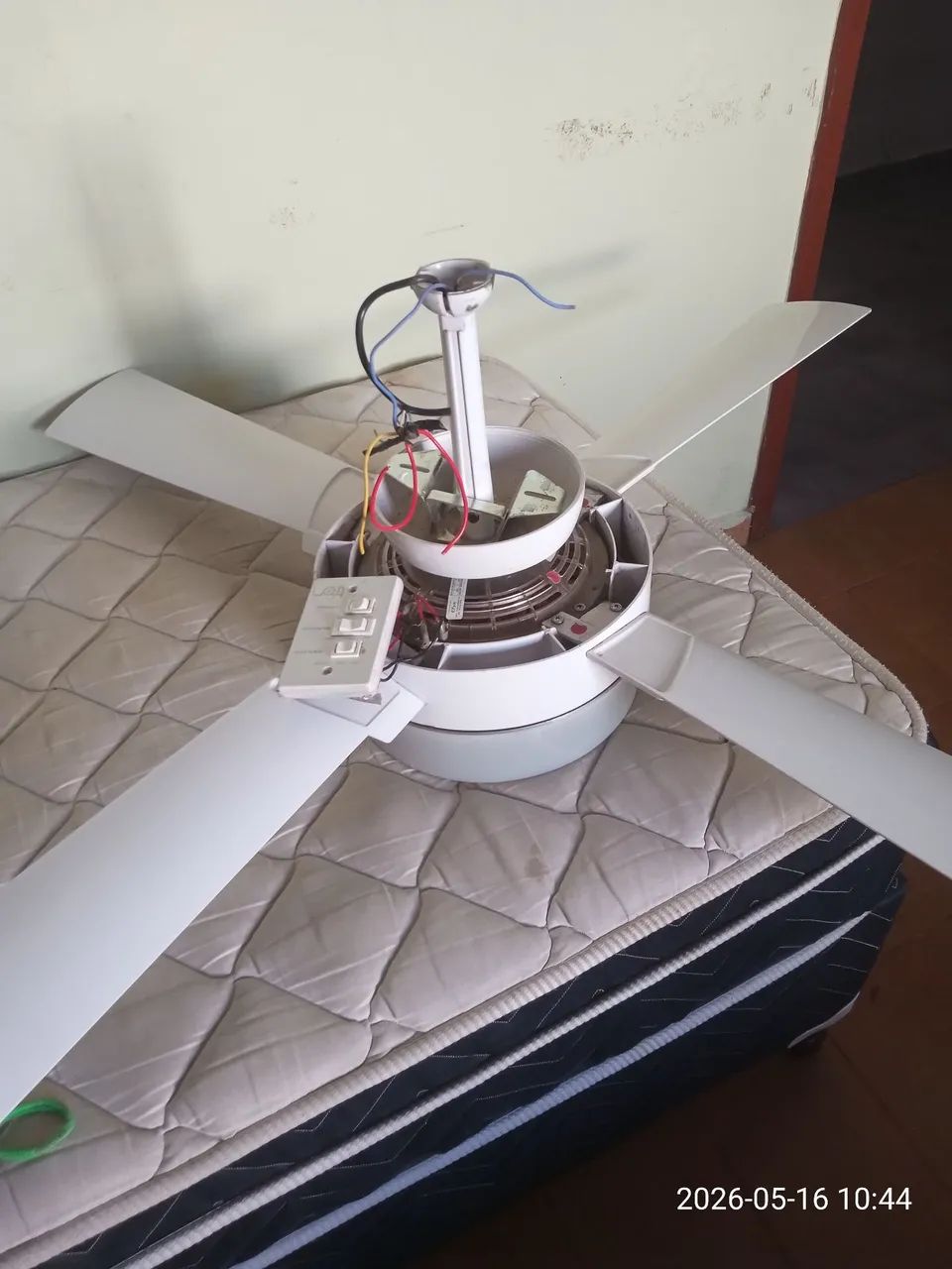 Ventilador teto , sem controle, segue com 2 lâmpadas - Foto 4
