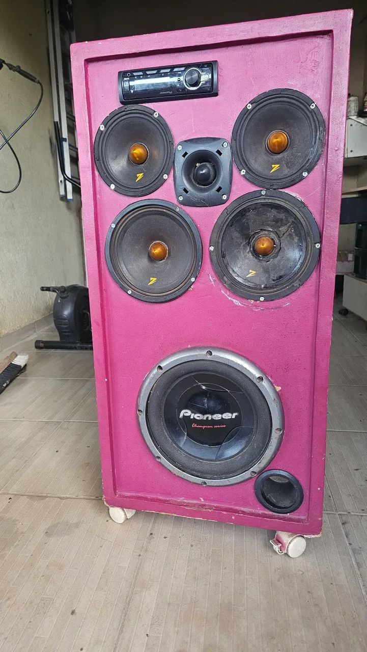 Caixa de som automotiva