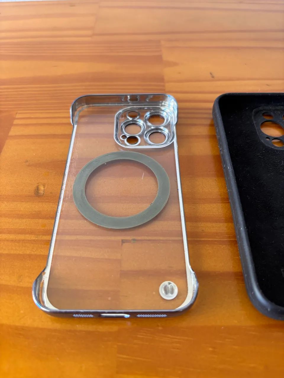 Capinhas iPhone 15 Pro - Kit com 3 unidades (MagSafe + Silicone Apple) - Foto 4