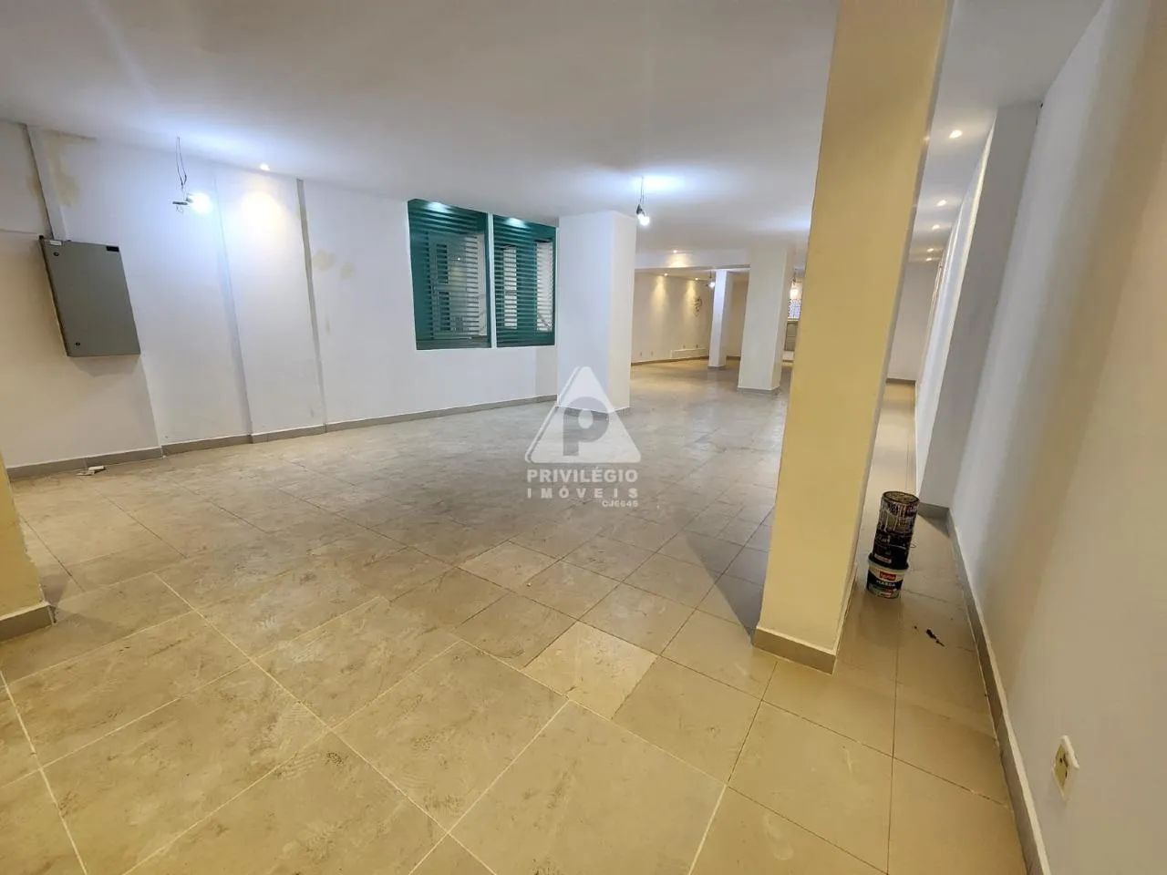 Loja 180m² | Posto 5 Copacabana | Quadra da Praia | Grande Fluxo | Com Banheiros Acessívei - Foto 6