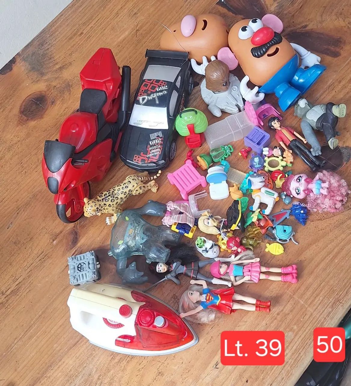 Brinquedos variados Lote 39