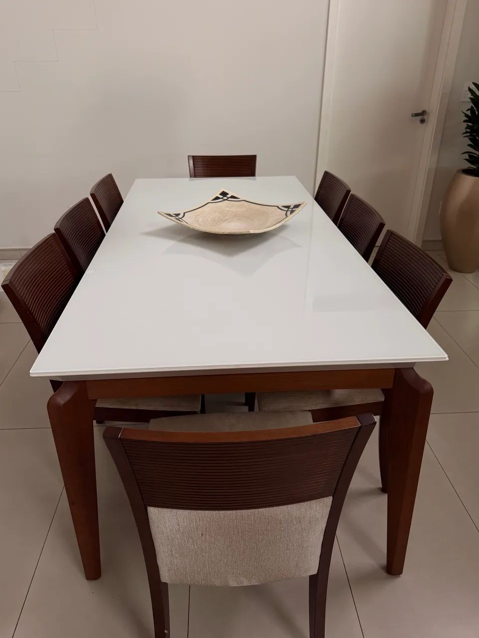 Vendo mesa de jantar com 8 cadeiras  - Foto 3