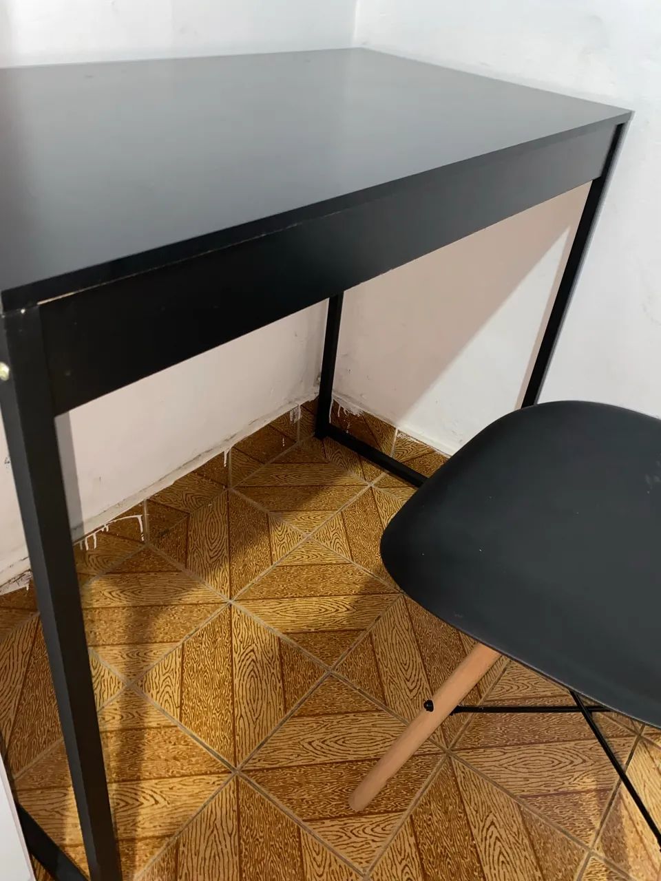 Mesa para Home Office Industrial com Cadeira Charles Eames Preta - Foto 4