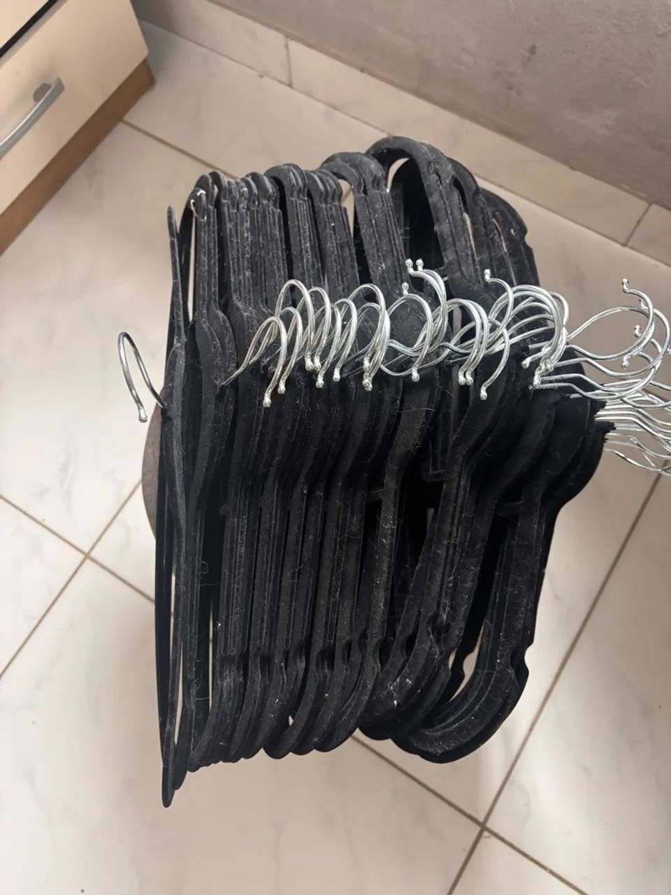 Conjunto de 50 cabides de veludo - Foto 2