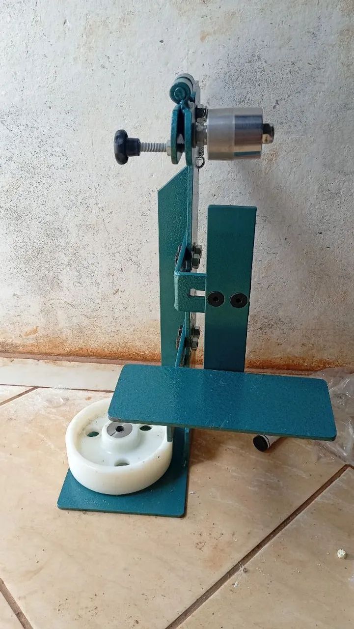 Lixadeira de cinta 1200x50 (Sem uso)