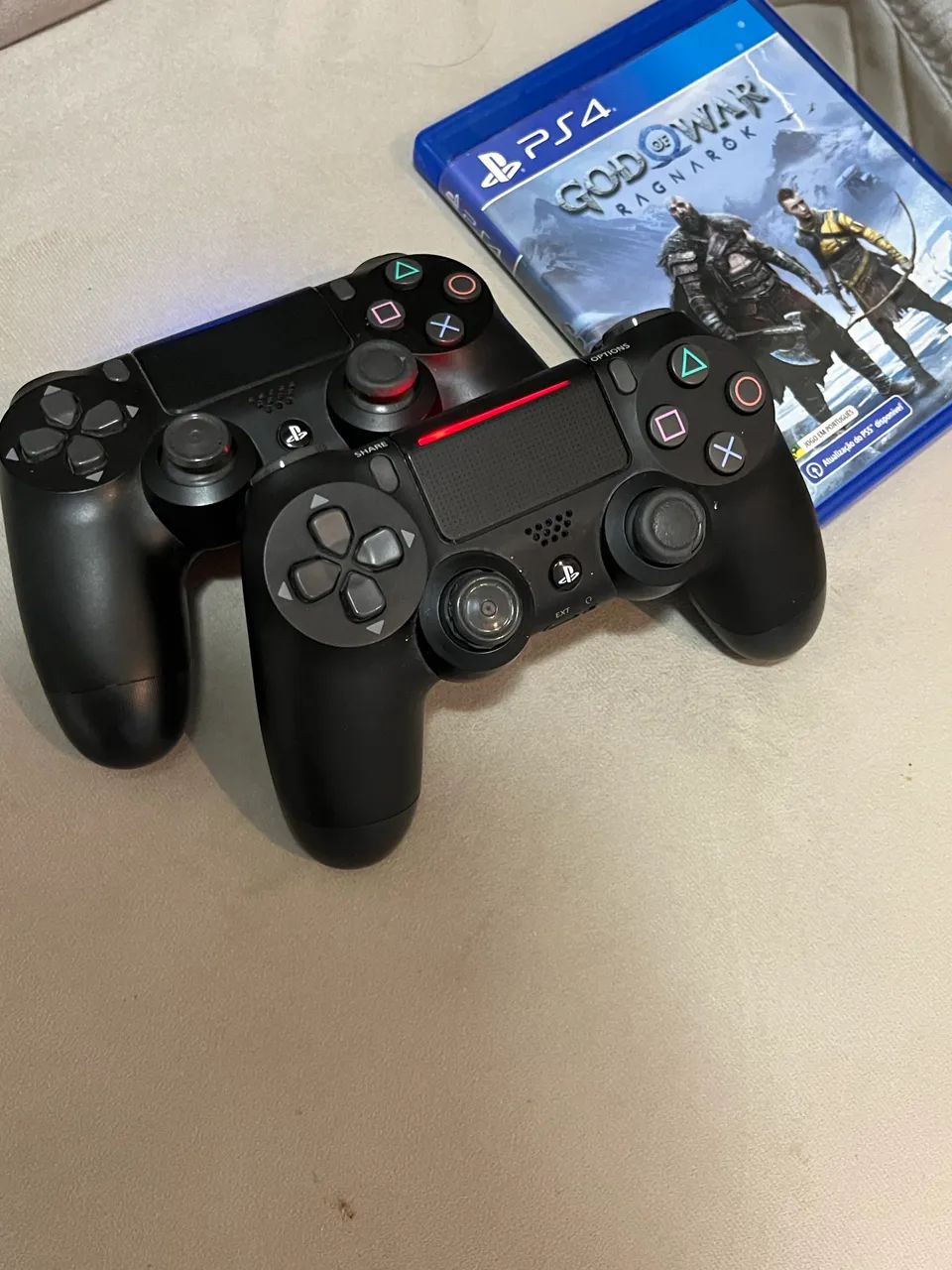 PlayStation 4 slim 1TB + Good of War Ragnarok - Foto 2