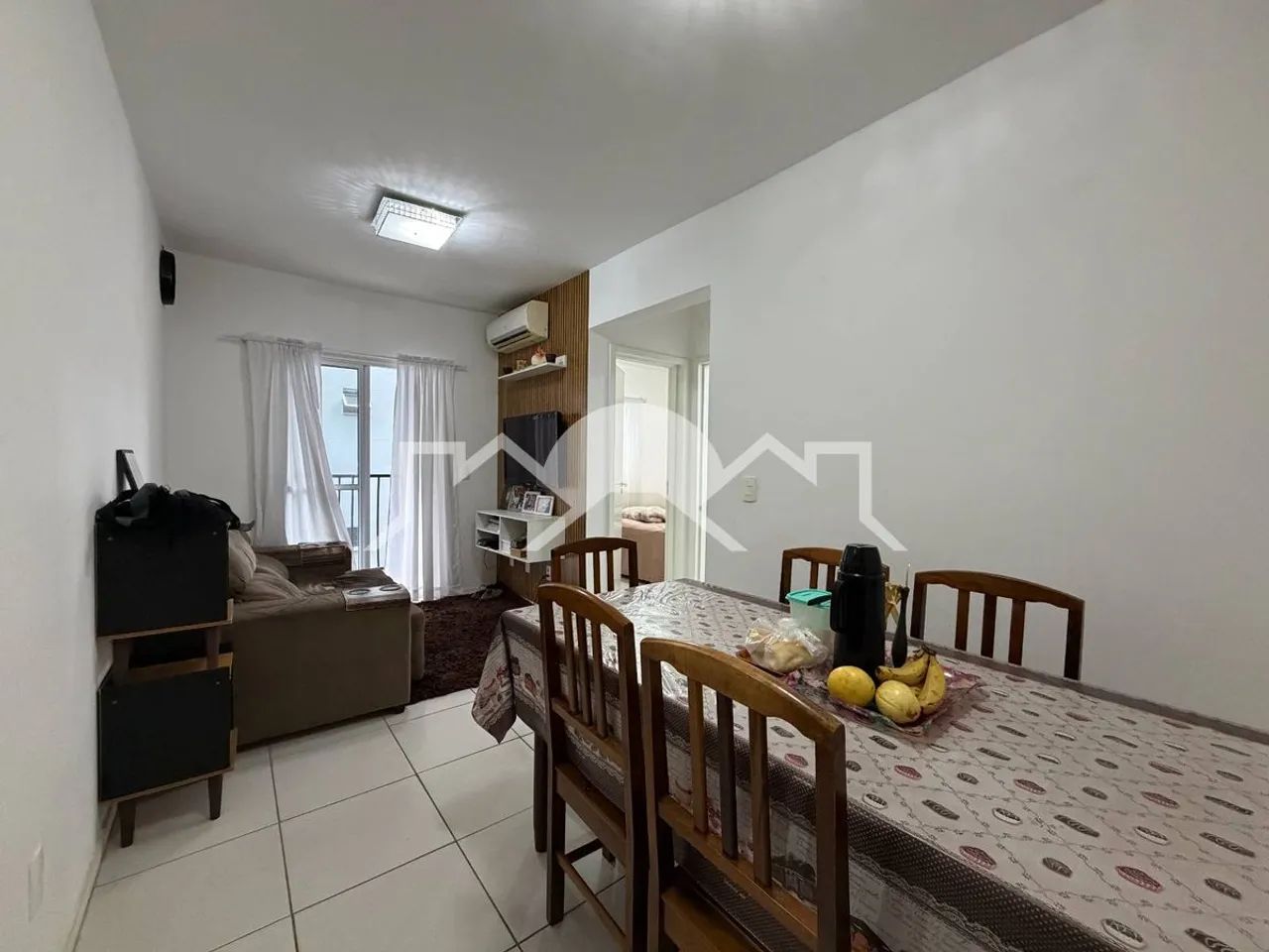 Apartamento SemiMobiliado Elevador Petrópolis Jlle
