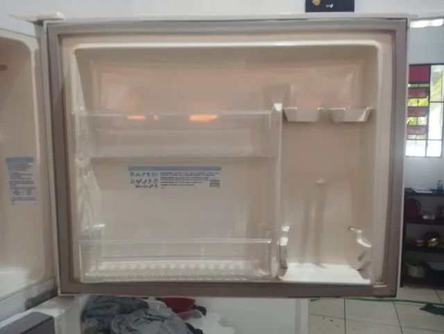 Geladeira Eletrolux DF50 com defeito  - Foto 4