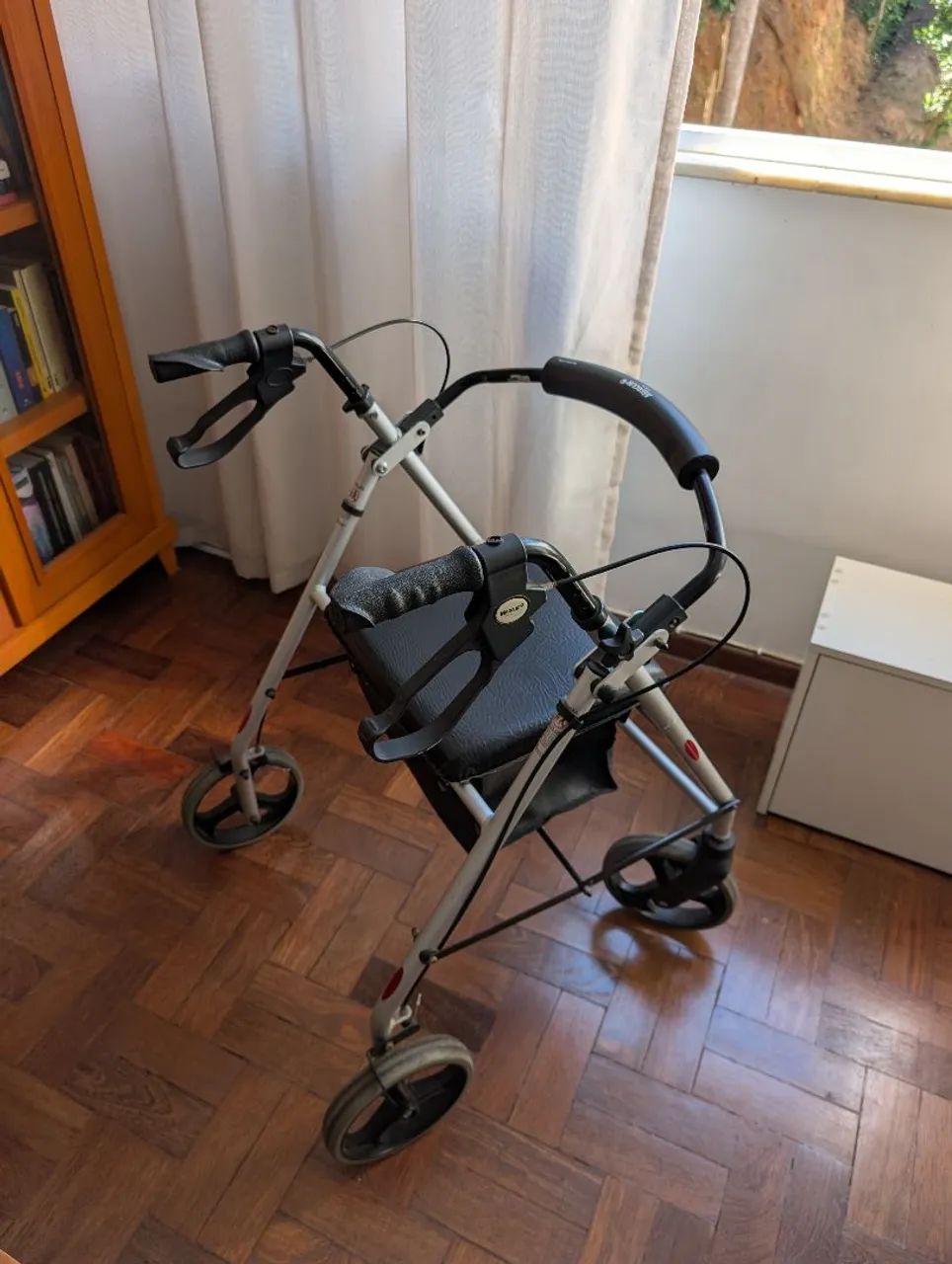 Andador Mercur com rodas e compartimento  - Foto 3