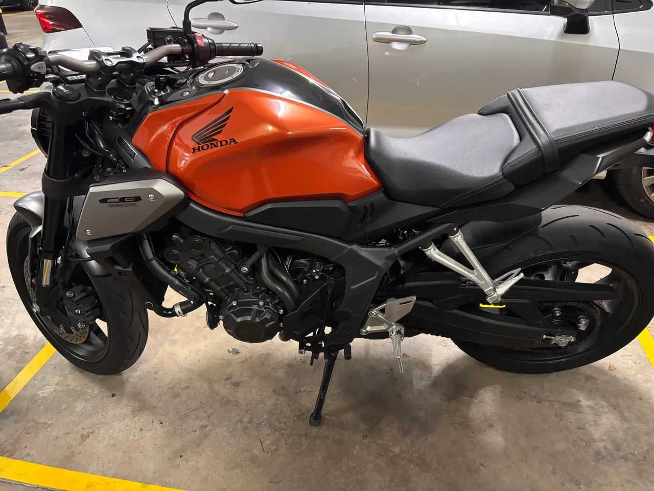 CB 650r 2024 - Foto 4