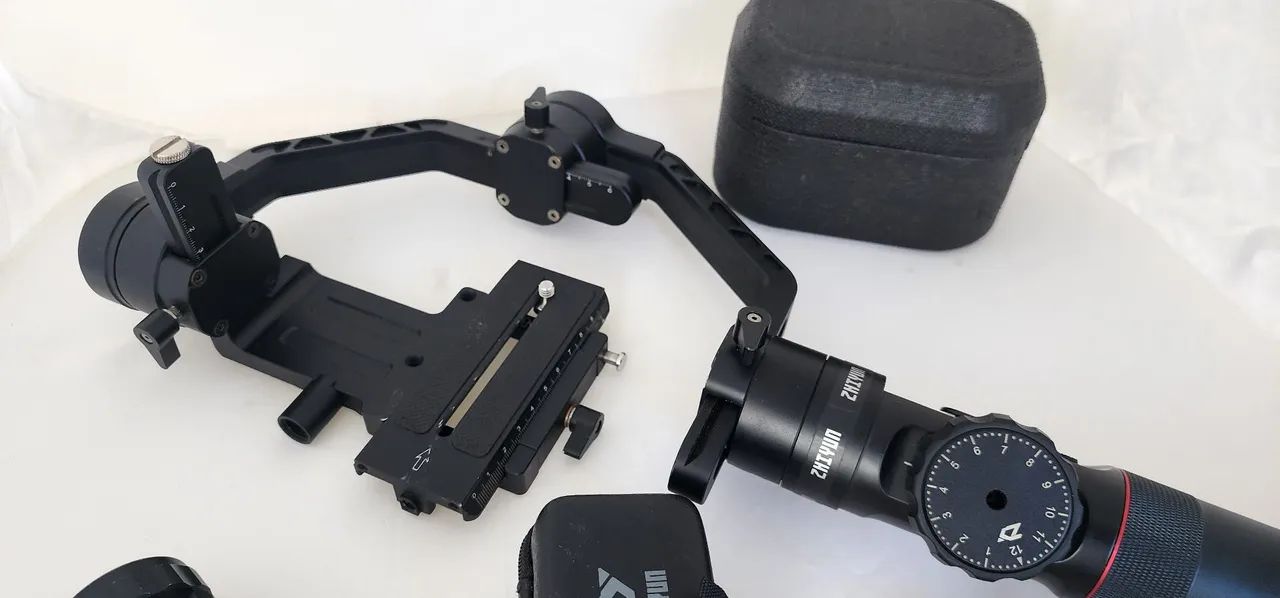 Estabilizador Zhyiun Crane 2 para Camera - Câmeras e Filmadoras