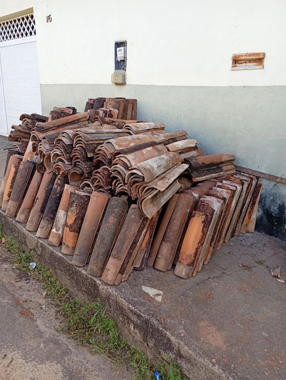 (700 telhas para doação)