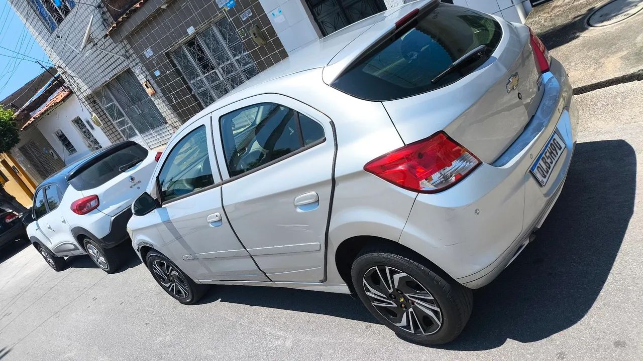 Chevrolet Onix ONIX HATCH LT 1.0 8V FLEXPOWER 5P MEC. 2015