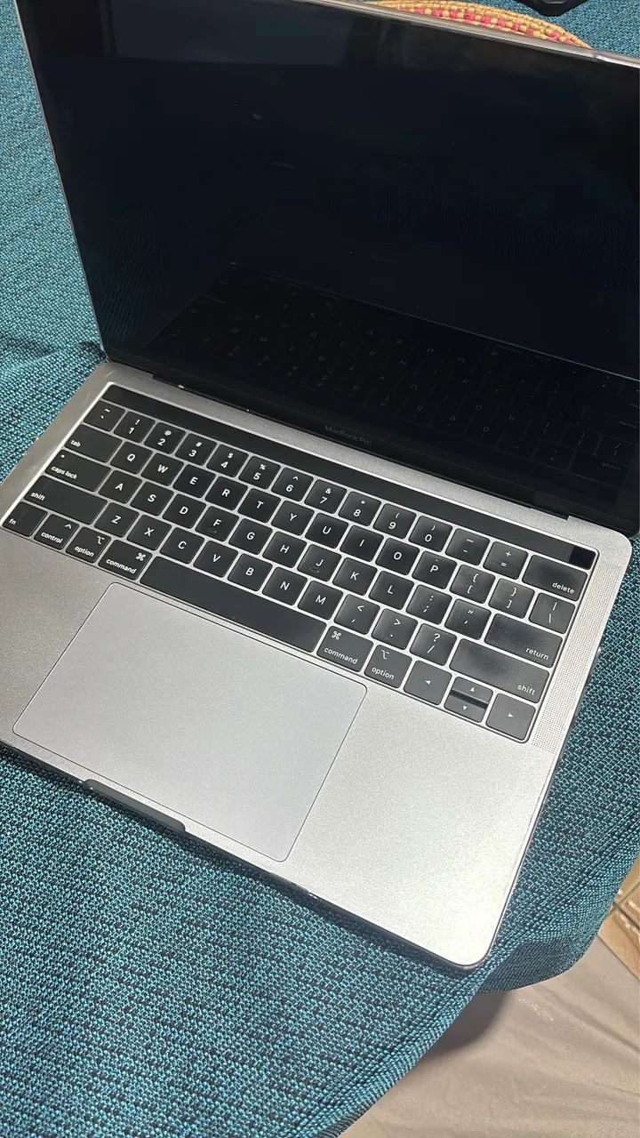 MacBook Touch Bar 2019 - Foto 2