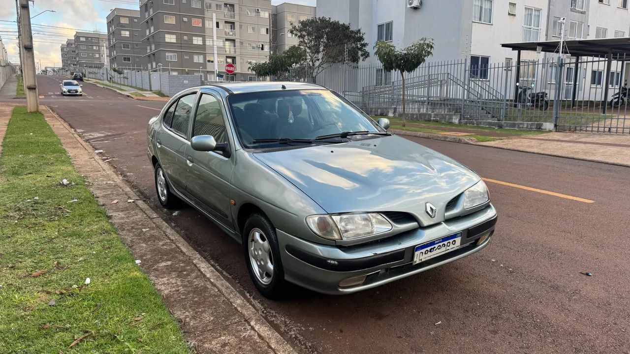 Renault Megane Megane Sedan RT 2.0 1998
