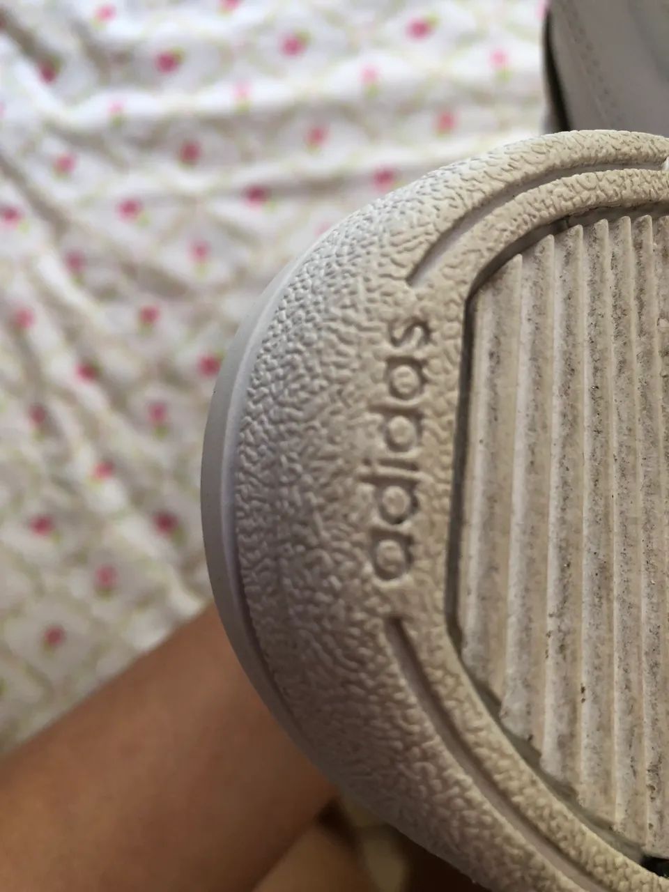 Tênis Adidas Branco com Dourado Original  - Foto 5