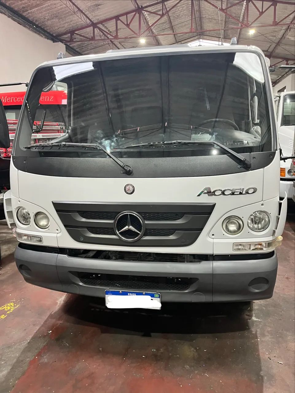 Mb Accelo 815 Ano - 2014 - Foto 2
