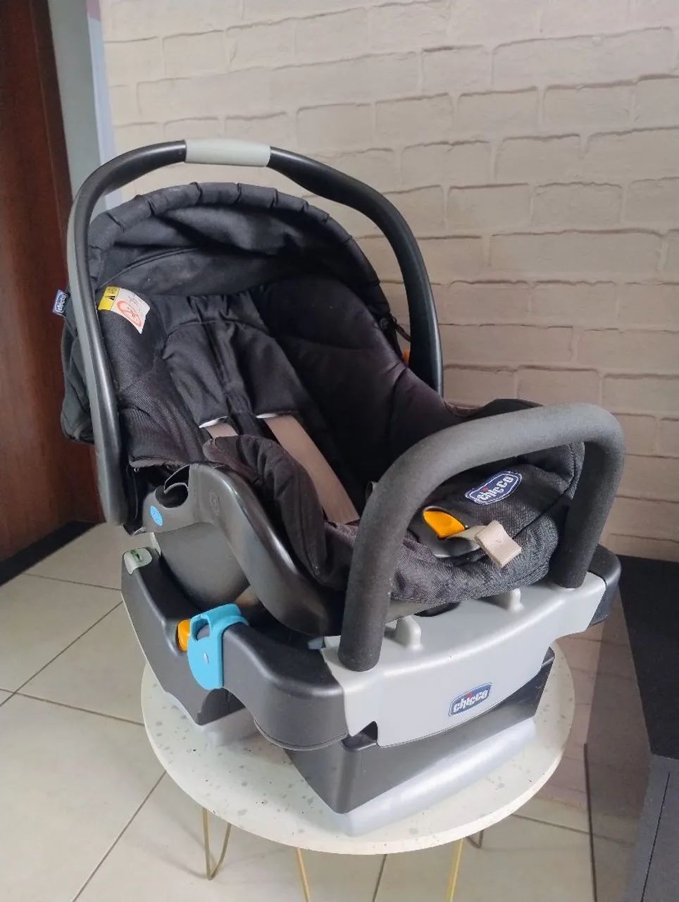 Bebê conforto com base Chicco