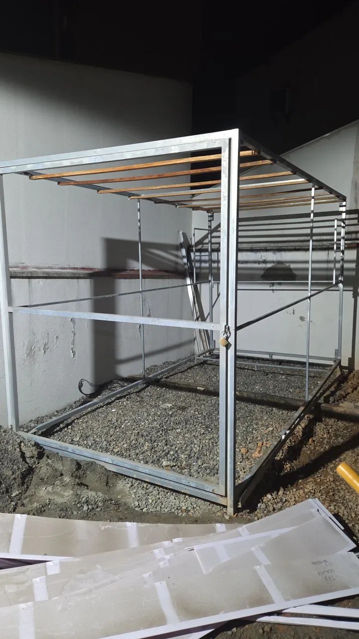Container 65578345624065124