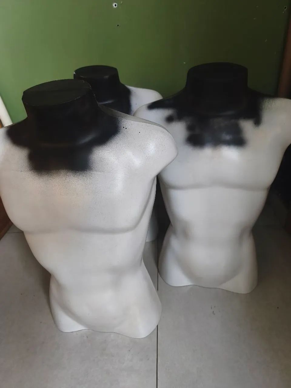 3 Bustos masculinos semi pintado  - Foto 2