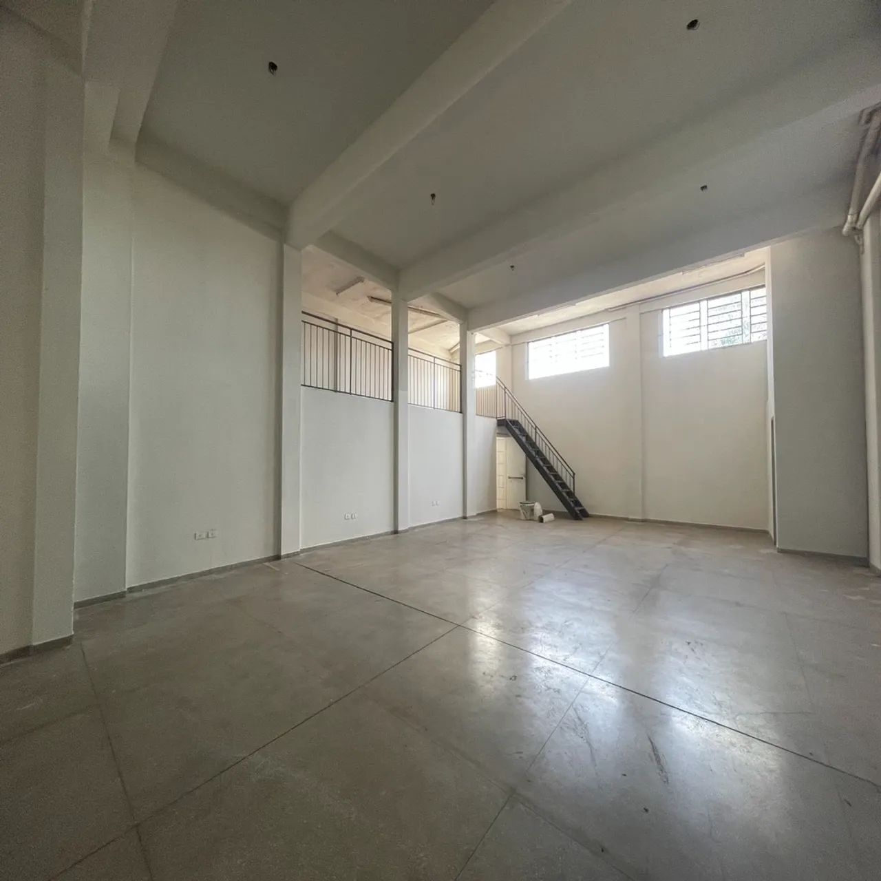 Salão comercial com 260m² na Avenida Tuiuti - Maringá / Paraná - Foto 2