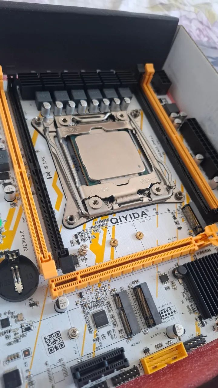 Placa mãe Qiyida e Processador Xeon 2640 V3