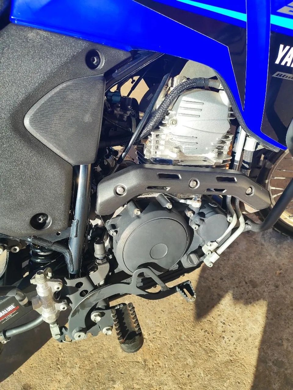 Lander 250 muito nova 