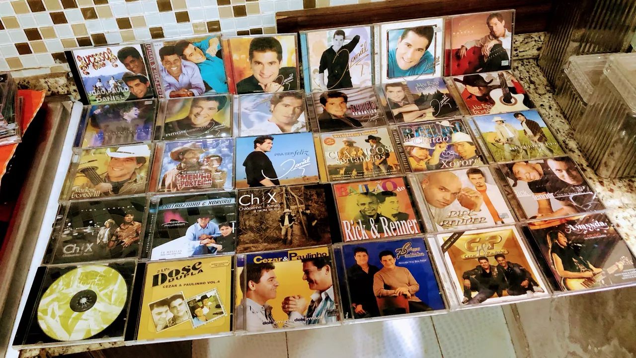 VENDO CDS ORIGINAIS DIVERSOS ! 20 CADA ! - Foto 2