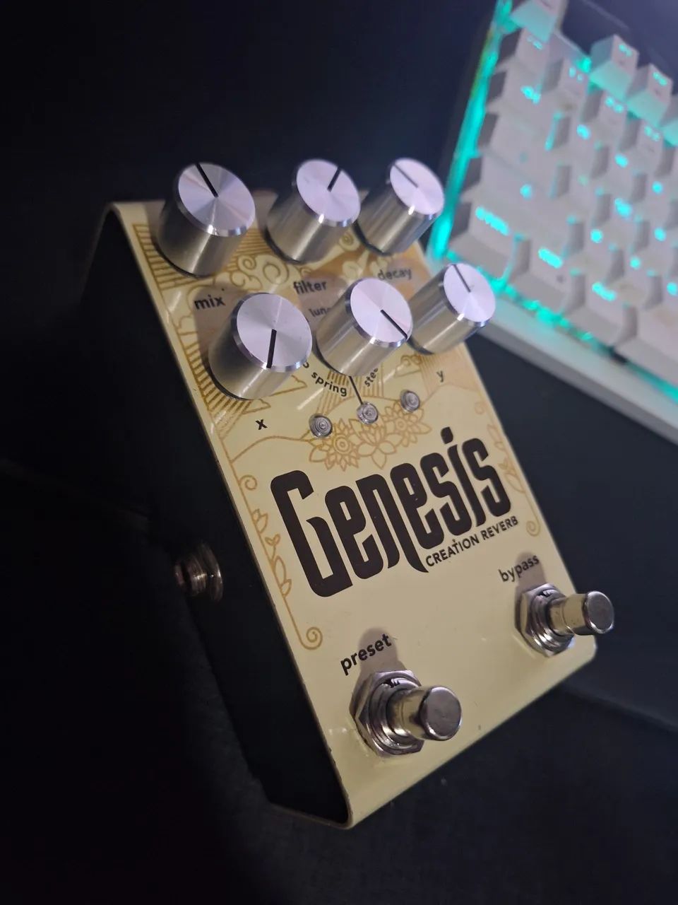 Pedal genesis reverb  king pedals 