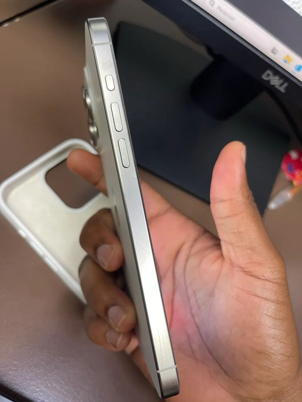 iphone 15 pro Max - Nenhuma marca de uso - Foto 3