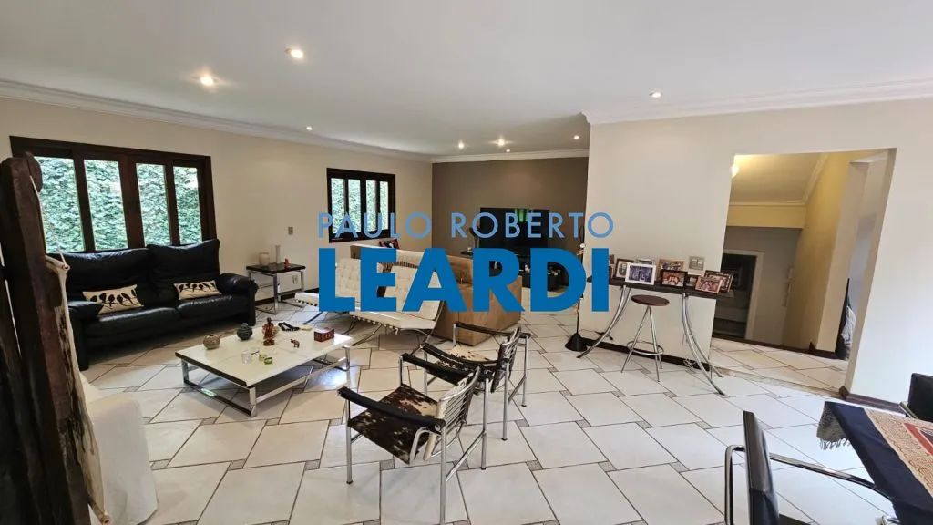CASA ASSOBRADADA - VILA ROMANA - SP