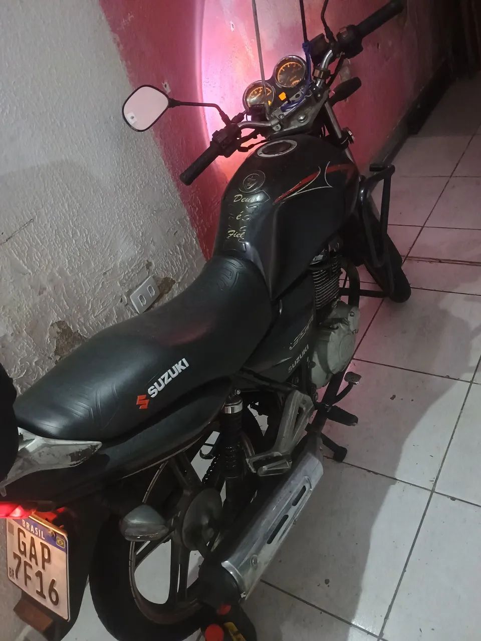 Moto Suzuki 
