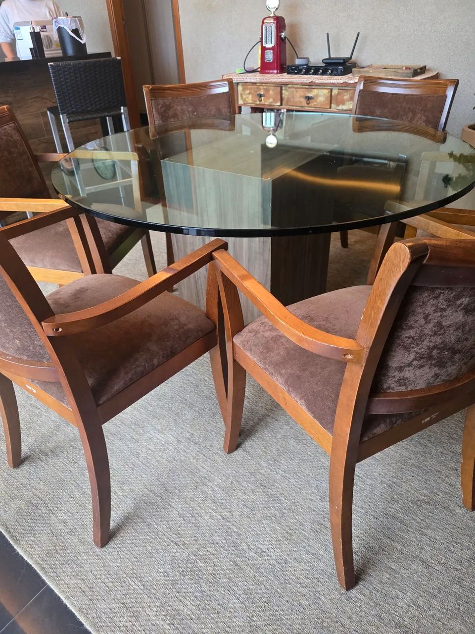 Mesa jantar redonda e 6 cadeiras