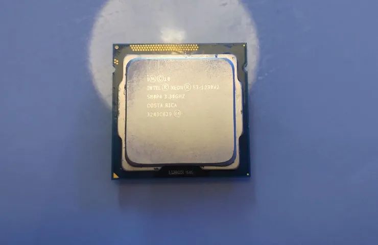 I7 3770 (Xeon E3-1230v2) 3.3GHZ