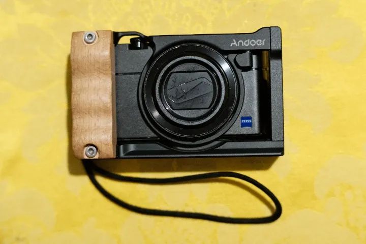 Sony RX100 V Camera (Complete)65606297400449121