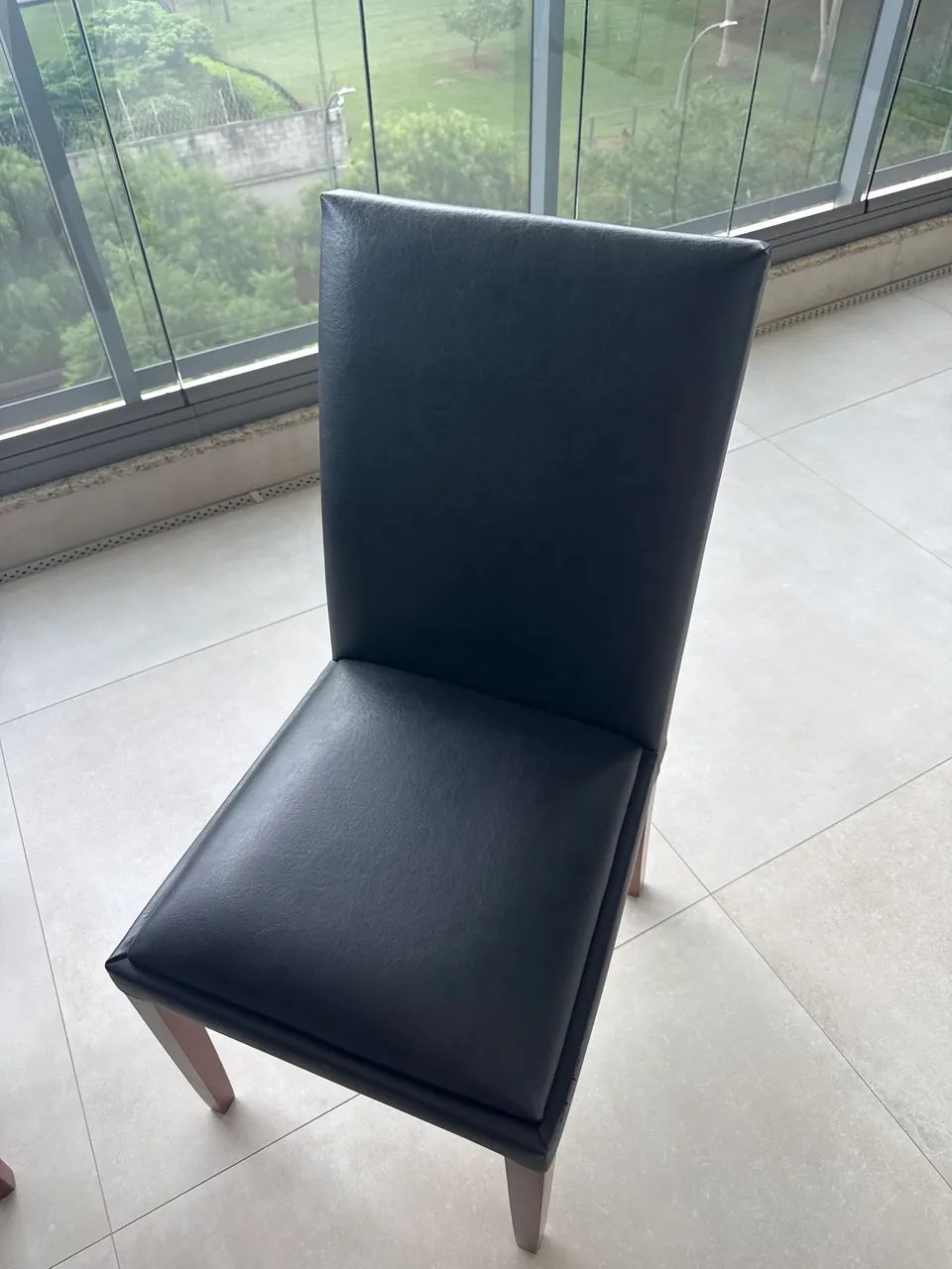 Conjunto de mesa com 4 cadeiras  - Foto 3