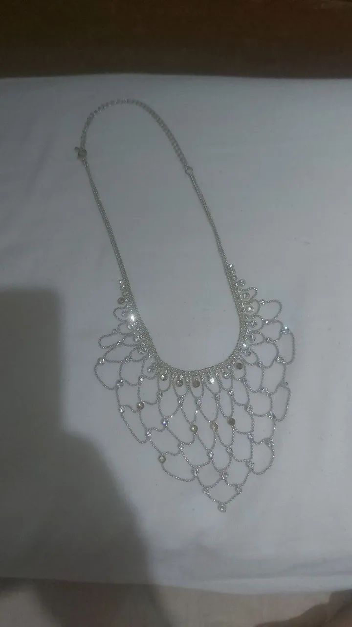 Colar  com pedrinhas brilhantes - Foto 2