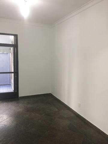 Alugo Apto 3 quartos com 1 vaga e com Área Externa - Foto 2
