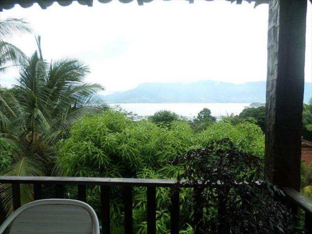Casa em Ilhabela c/4 suites, elevador, vista espetacular, excelente localização