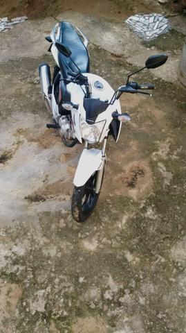 Titan - Foto 2