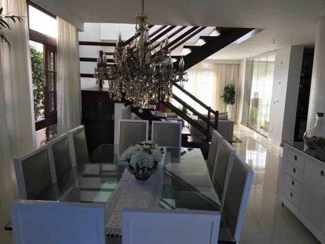 Maravilhosa casa com 5 suites e piscina no Itaigara ! totalmente mobiliada - Foto 7