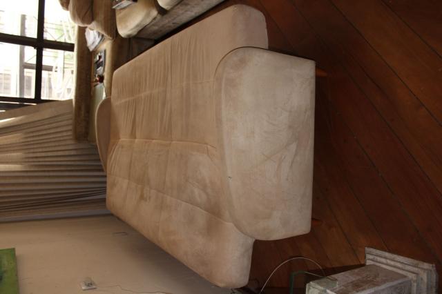 Sofá Cama em Tecido Bege 83cm x 206cm x 73cm - Foto 2