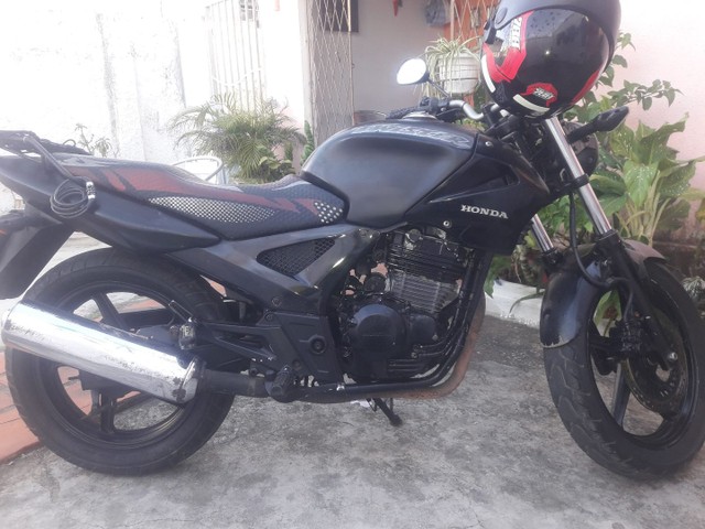 MOTO TWISTER 2003,VALOR 6.000 CONTATO: *