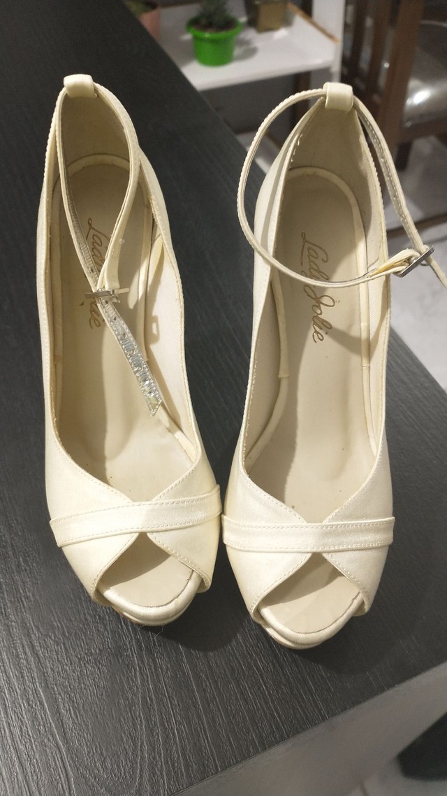 Sapato de noiva 33 - Roupas e calçados - Novo Mundo, Curitiba 1001919559 |  OLX