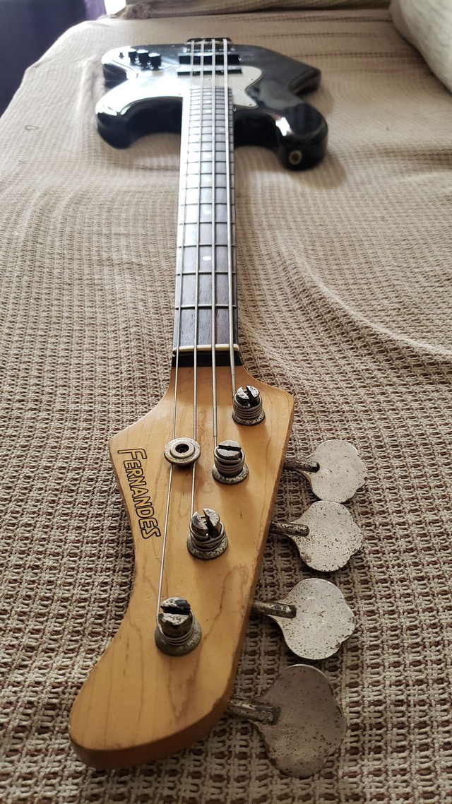 Baixo Fernandes Jazz Bass Japonês 4c (1980s)