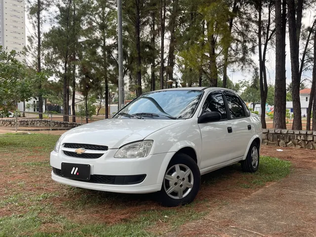 Chevrolet Classic 2015 em Miracema do Tocantins - Usados e Seminovos